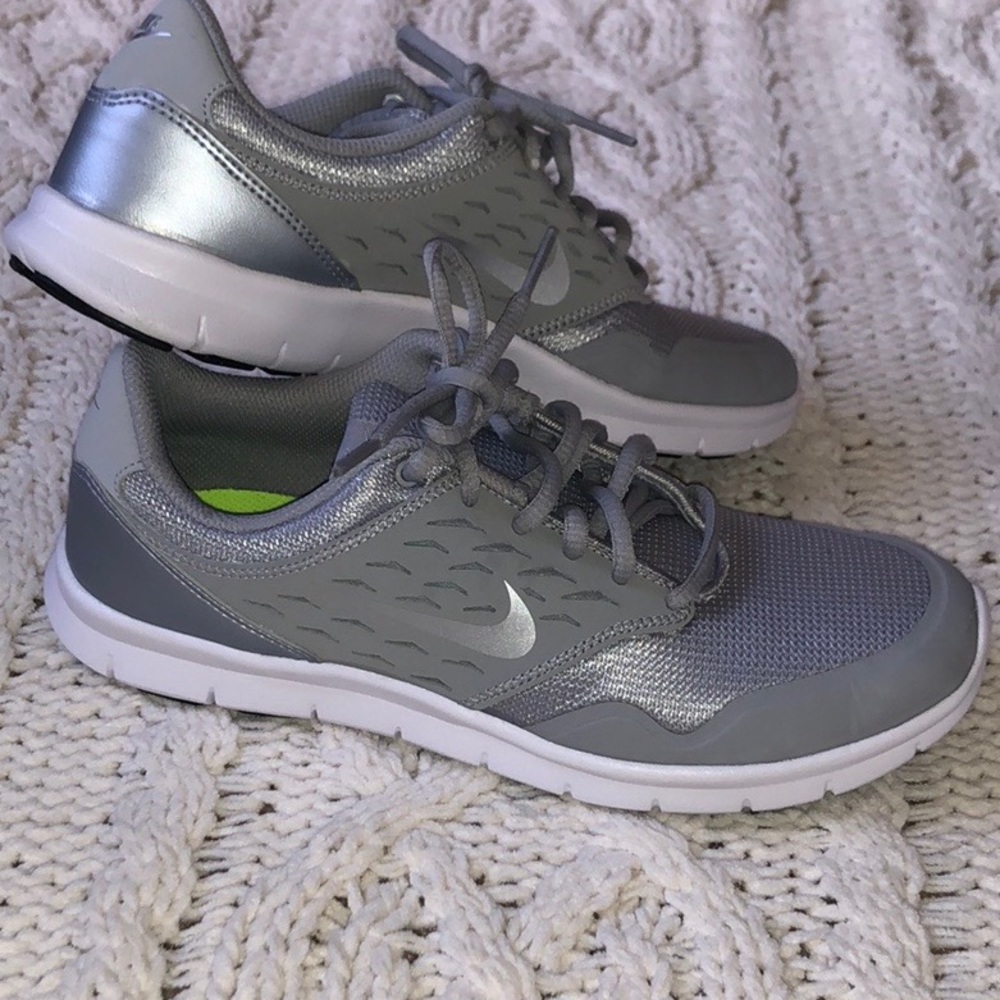 Women’s Nike Gray Orive NM athletic shoe Sz 7